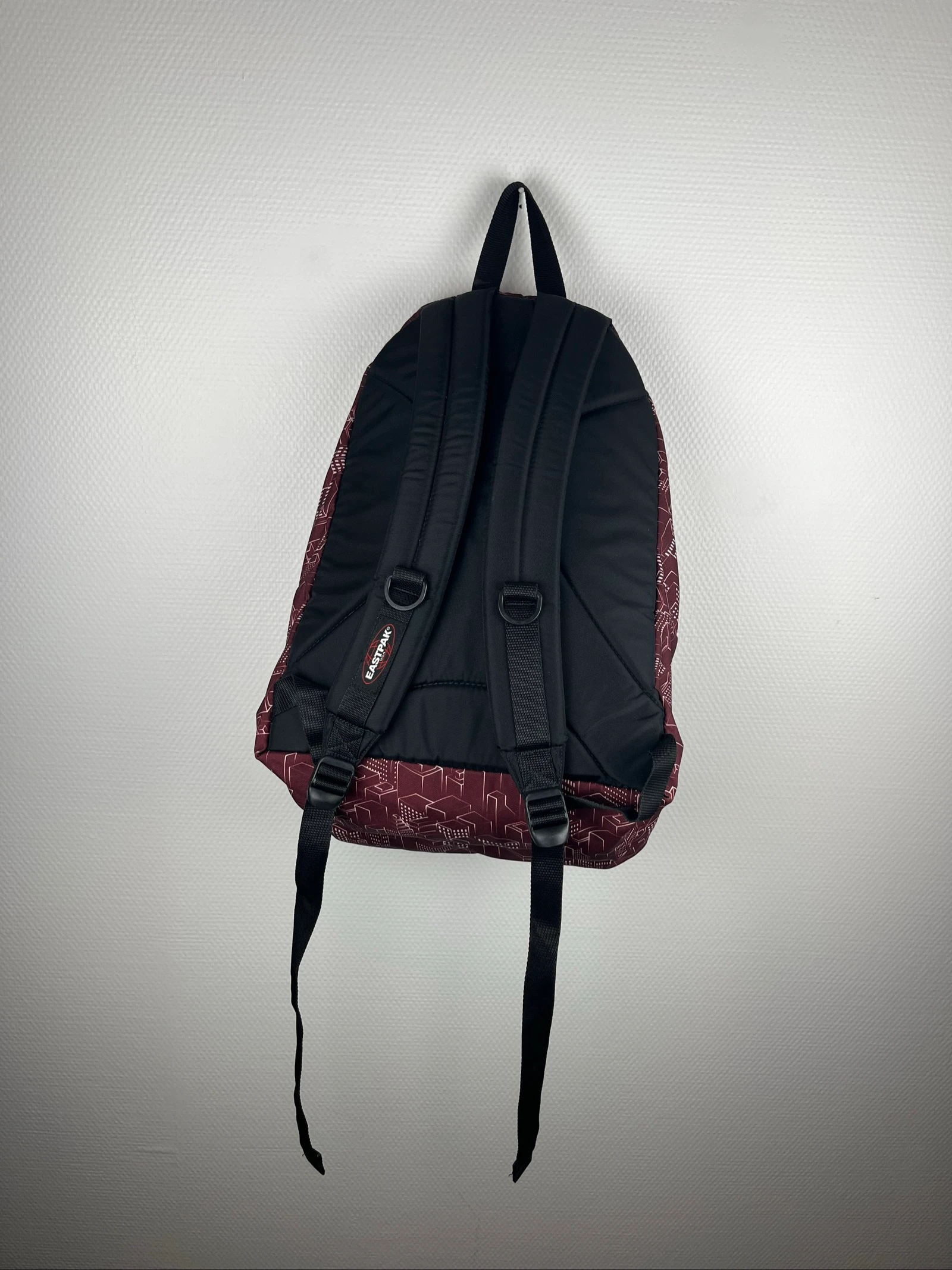 Sac Eastpak Out Of Office Grand Format – Sac à dos Bordeaux – Compartiment PC – Très bon état – photo 5